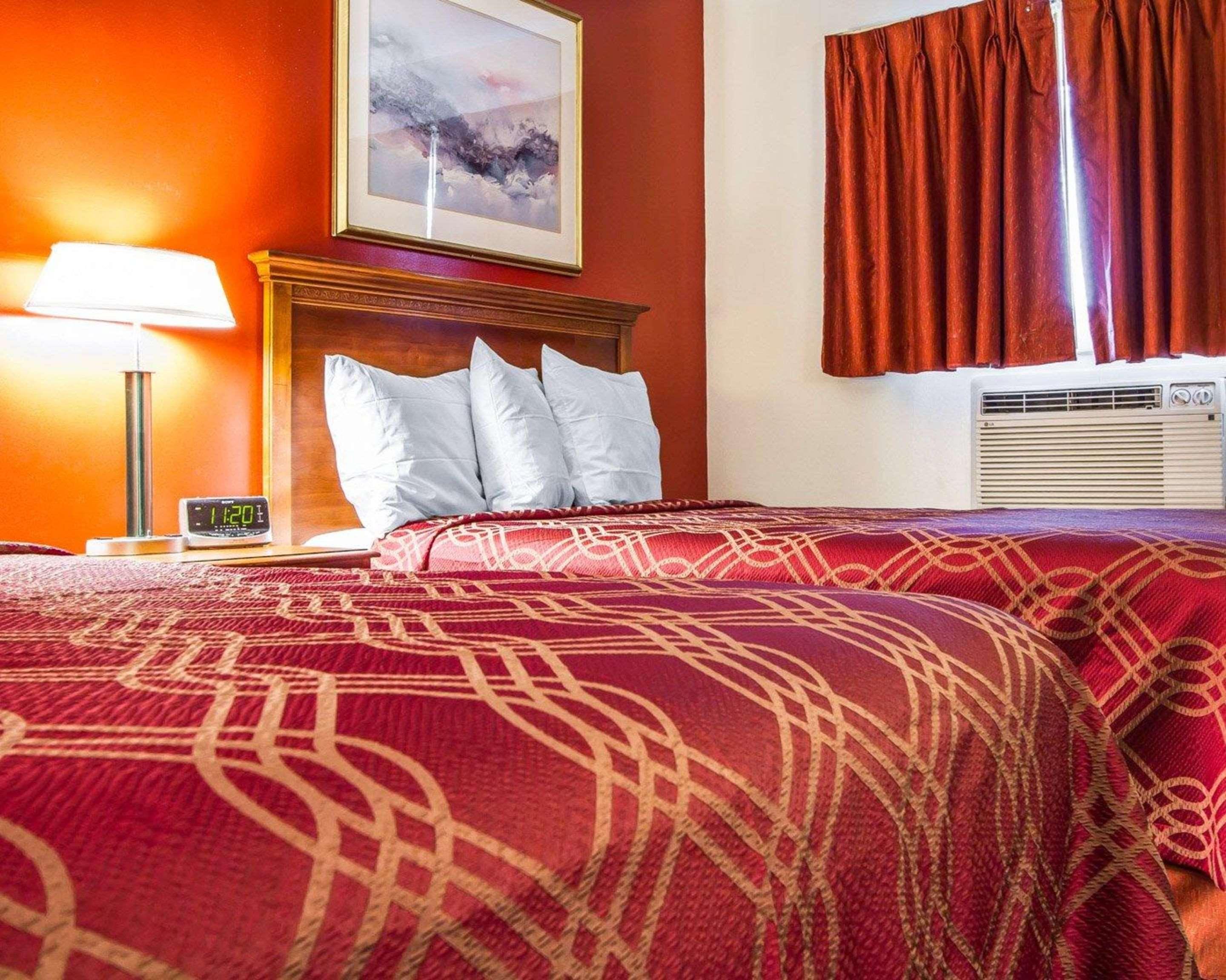 Rodeway Inn & Suites Brunswick Near Hwy 1 Экстерьер фото