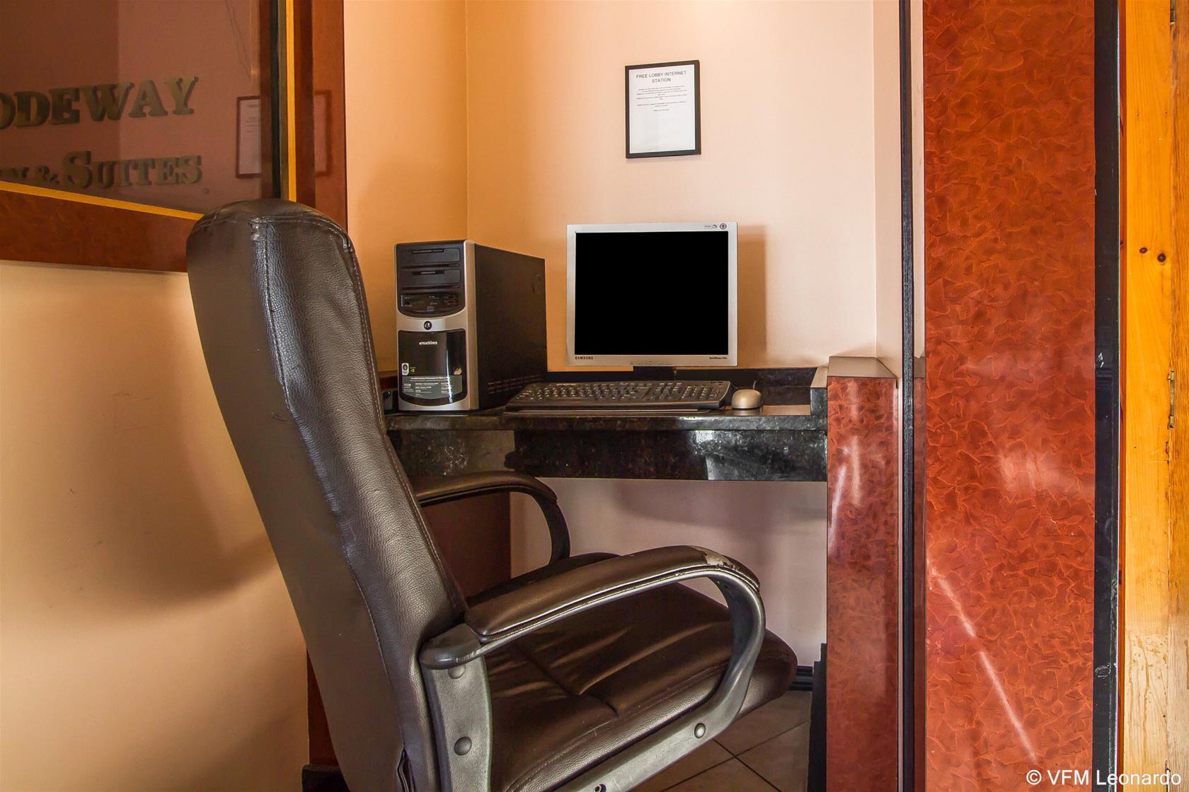 Rodeway Inn & Suites Brunswick Near Hwy 1 Экстерьер фото