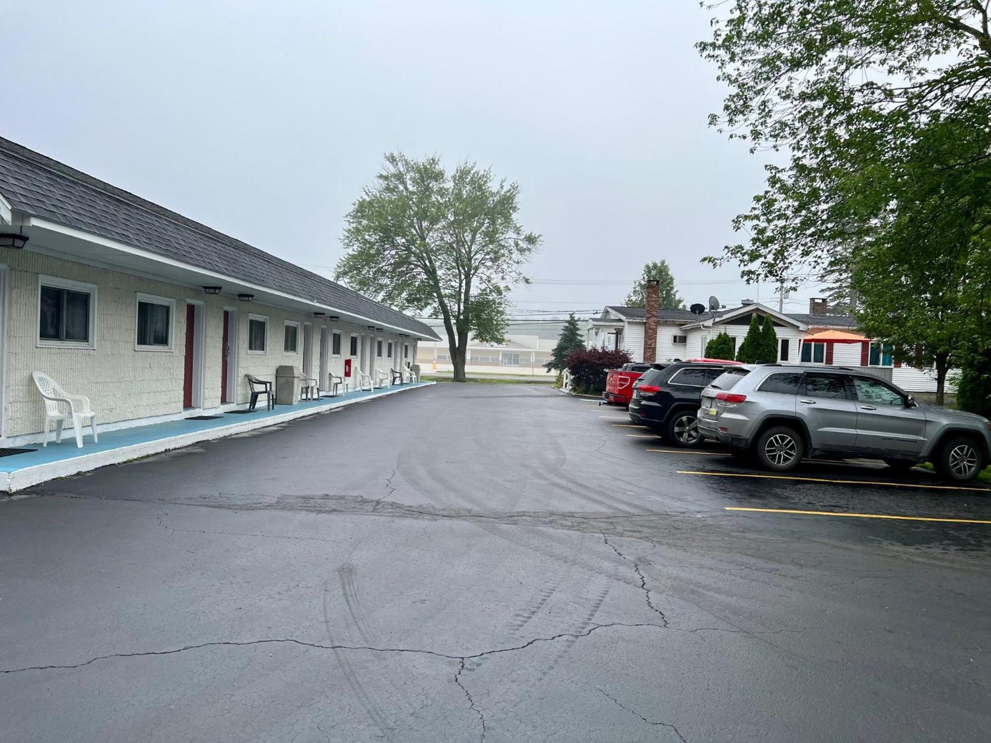 Rodeway Inn & Suites Brunswick Near Hwy 1 Экстерьер фото
