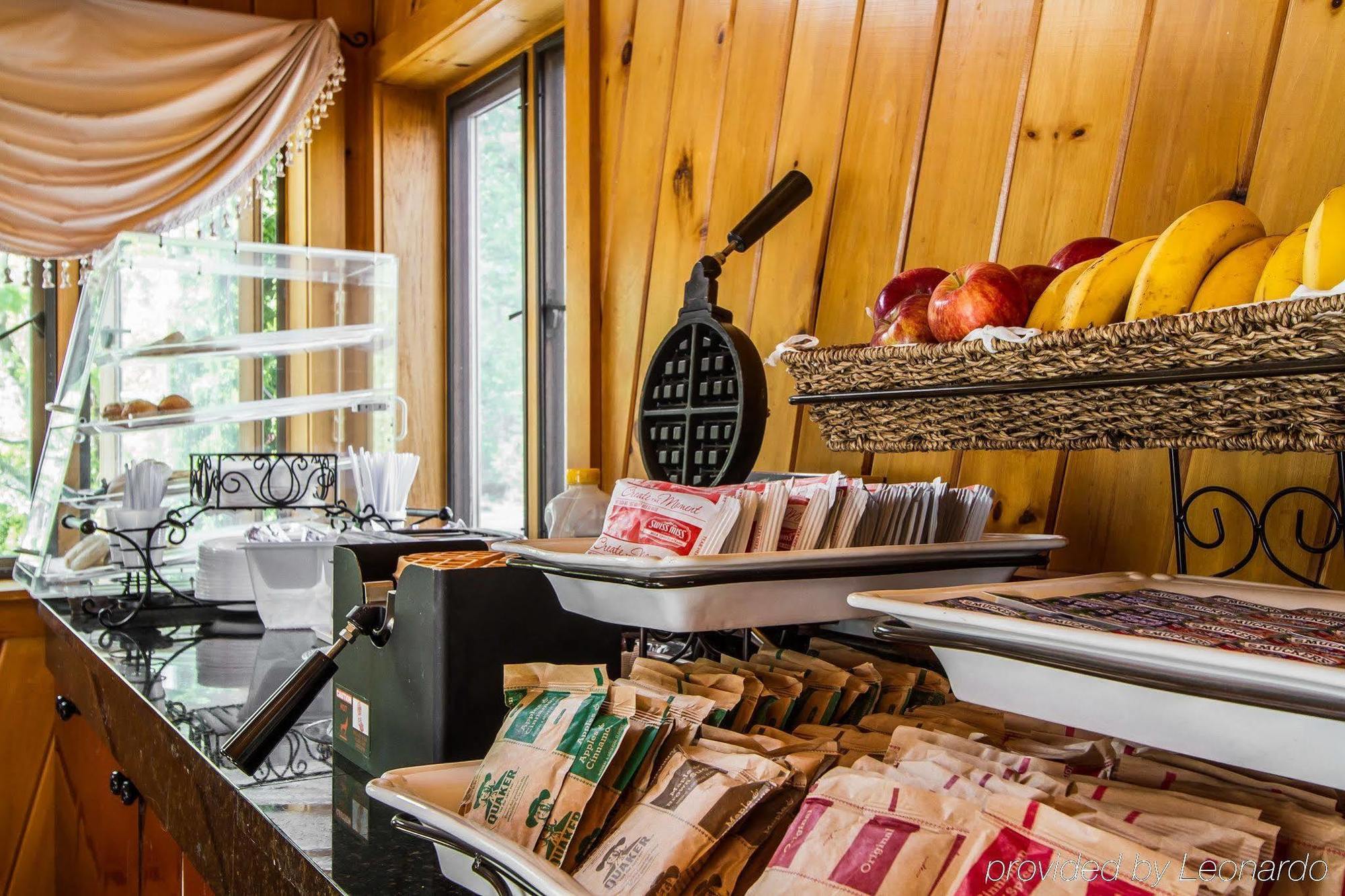 Rodeway Inn & Suites Brunswick Near Hwy 1 Экстерьер фото