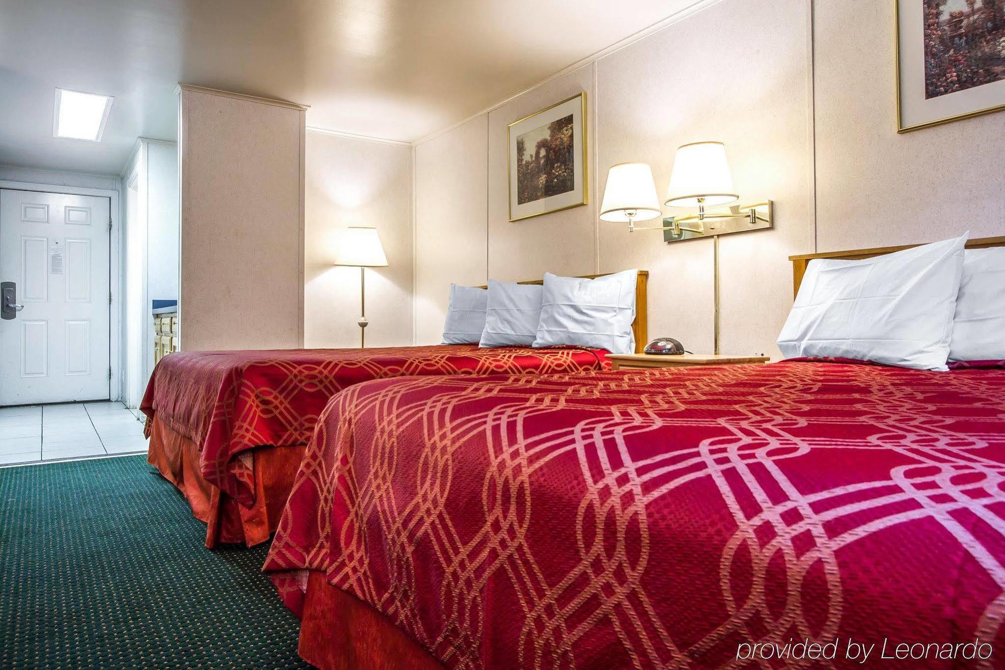 Rodeway Inn & Suites Brunswick Near Hwy 1 Экстерьер фото